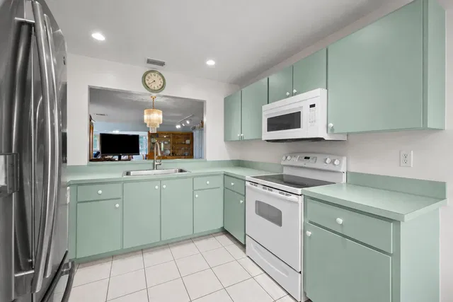 Residence photo 2