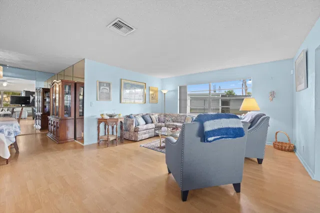 Residence photo 9