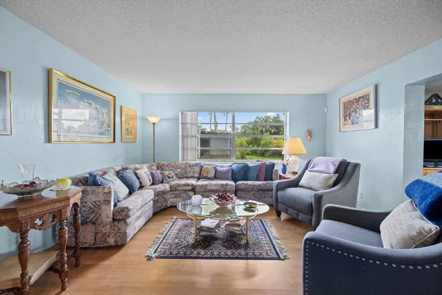 Residence photo 10