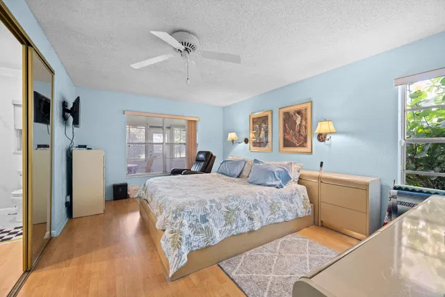 Residence photo 17