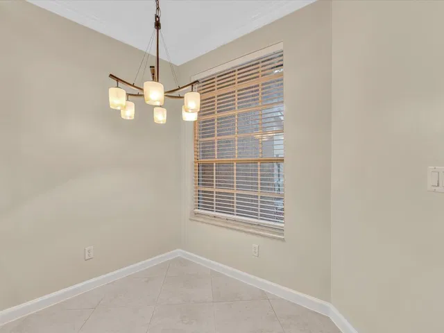Residence photo 12