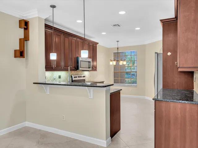 Residence photo 18