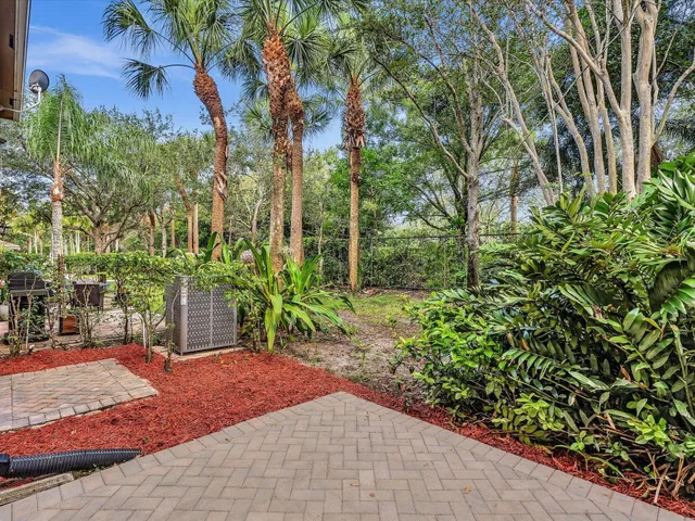 Residence photo 25
