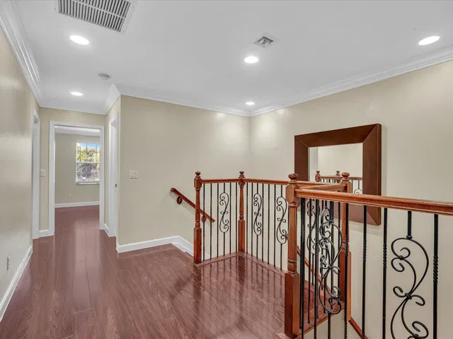 Residence photo 32