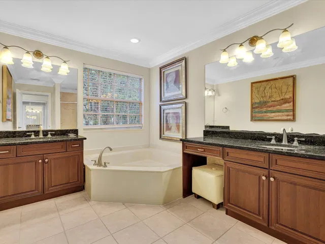 Residence photo 34