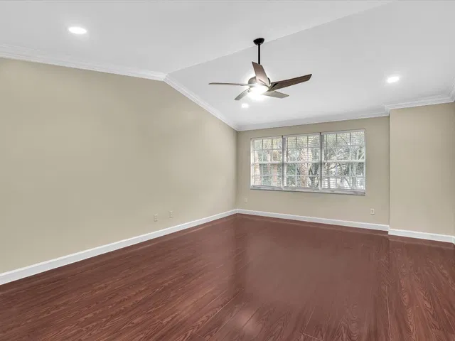 Residence photo 39