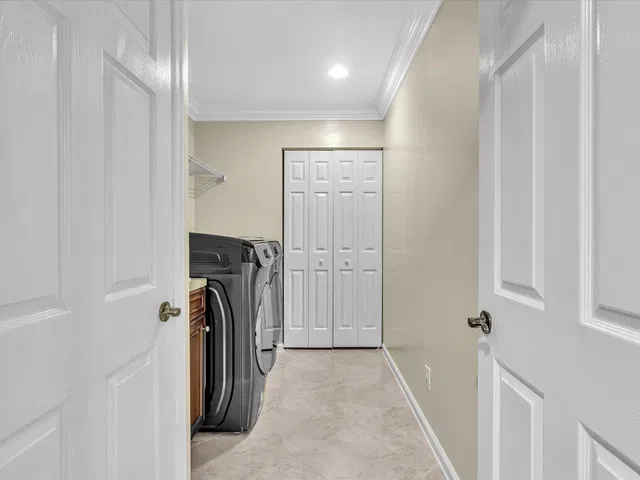 Residence photo 42
