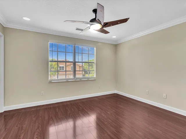 Residence photo 48