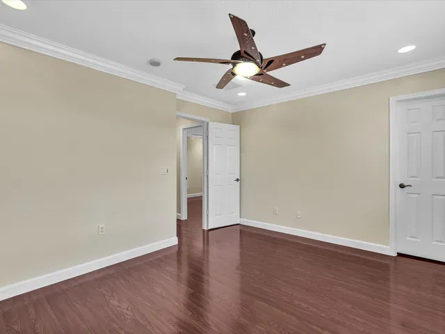 Residence photo 49
