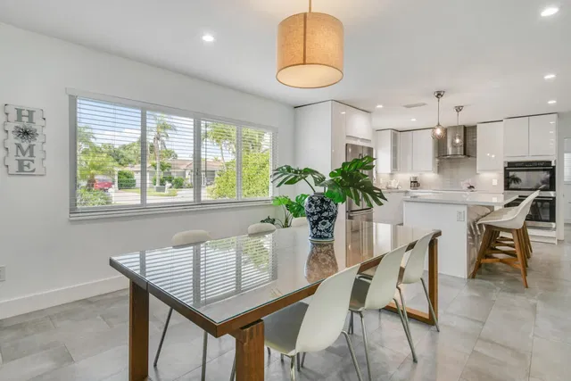 Palm Beach Shores Residence photo 6