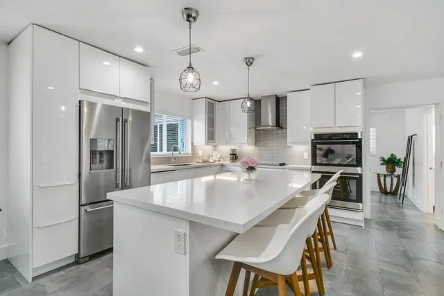 Palm Beach Shores Residence photo 8