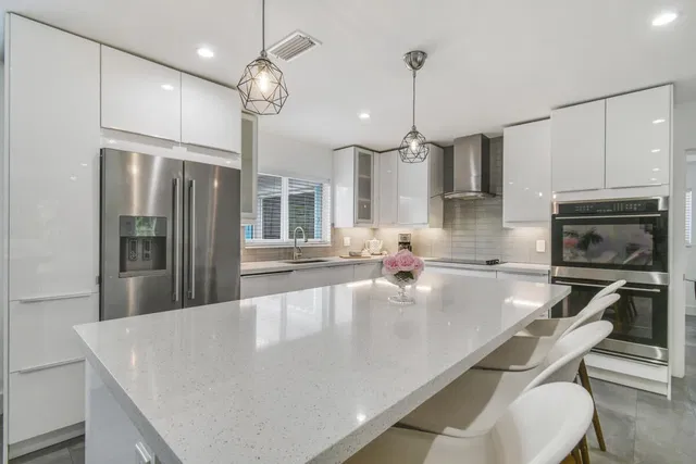 Palm Beach Shores Residence photo 9