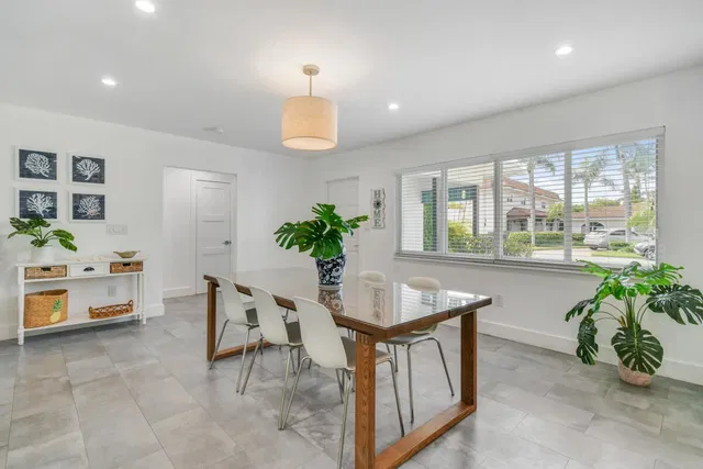 Palm Beach Shores Residence photo 21