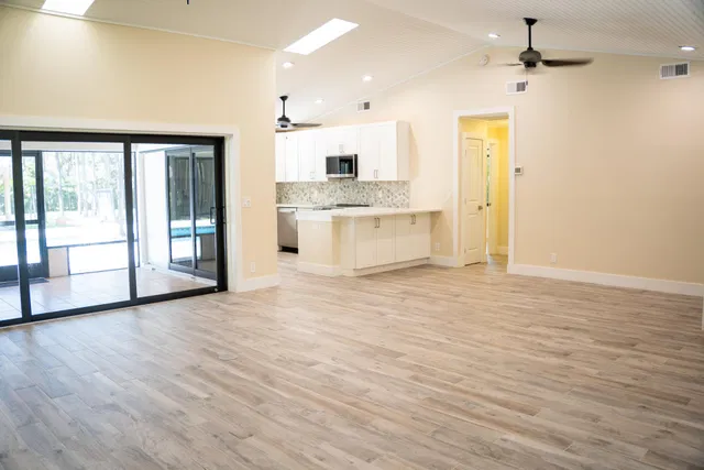  Residence photo 15