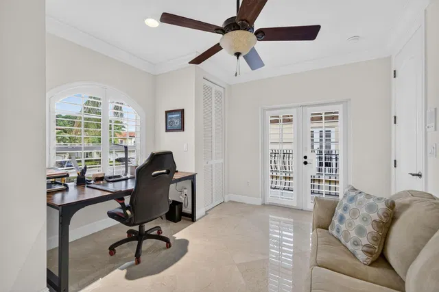 Residence photo 26