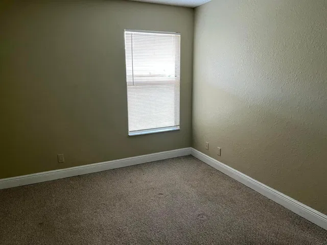 Unit F photo 7