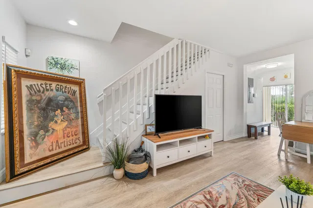 Residence photo 5