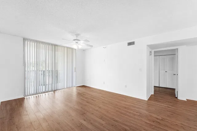 Unit 205 photo 6