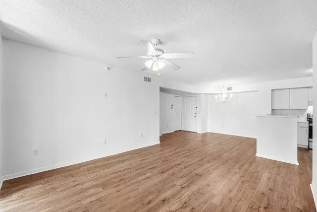 Unit 205 photo 7