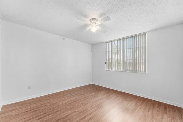 Unit 205 photo 14