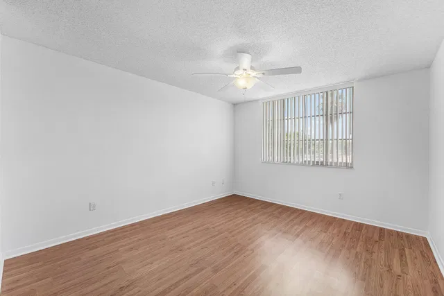 Unit 205 photo 20