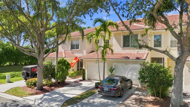 Residence photo 3