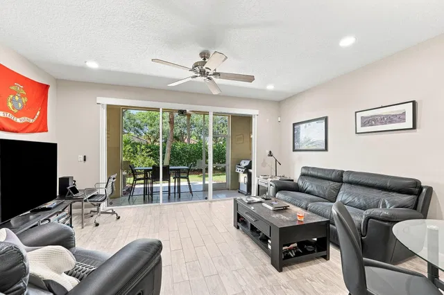 Residence photo 14
