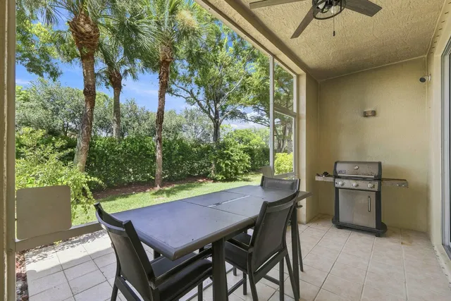 Residence photo 17
