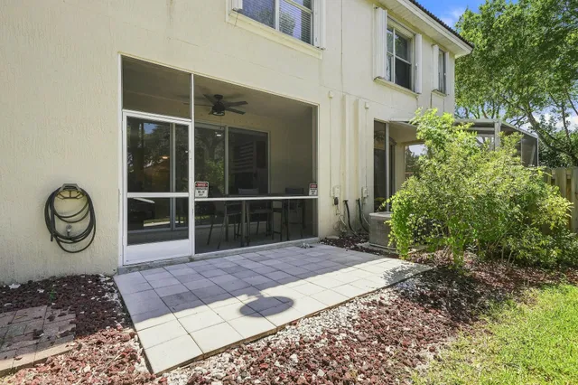 Residence photo 18