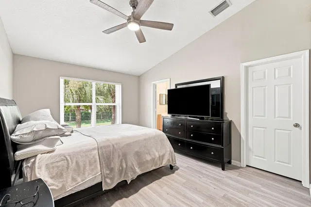 Residence photo 24