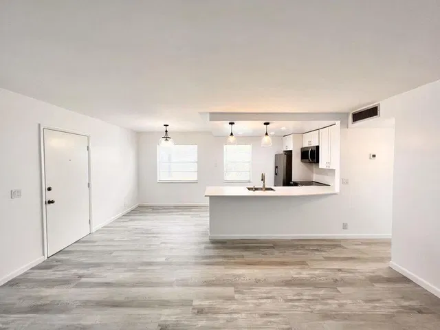 Residence photo 5