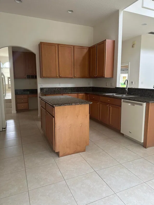 Residence photo 3