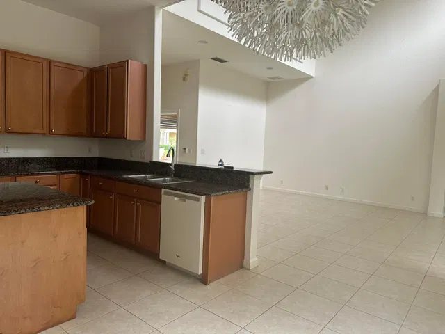 Residence photo 4