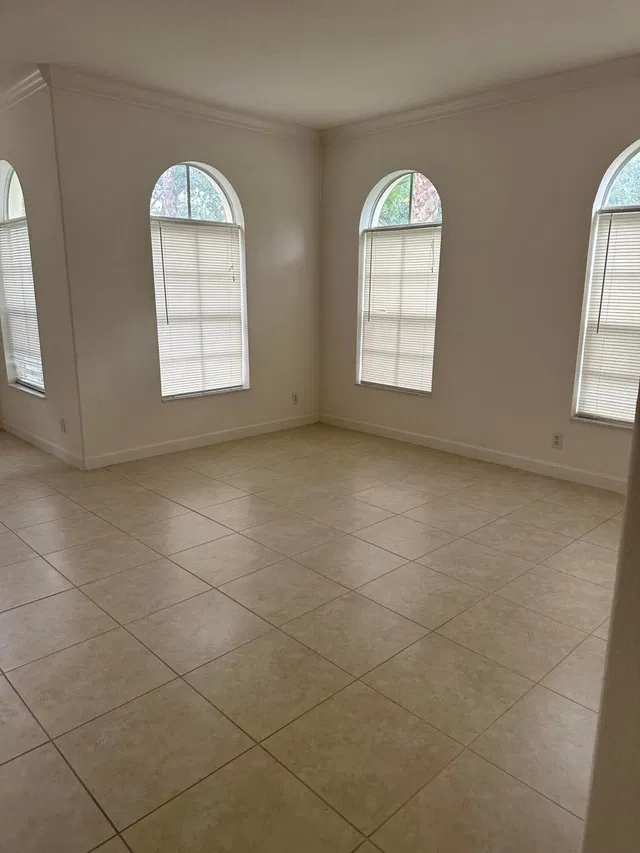 Residence photo 8