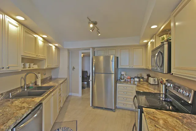 Harbour Point Singer Island Unit 1006 photo 14