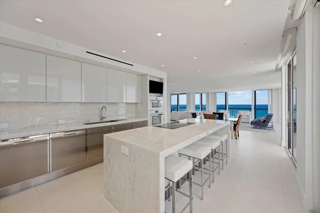 Sloan's Curve Palm Beach Unit 408N photo 14