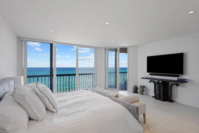 Sloan's Curve Palm Beach Unit 408N photo 23