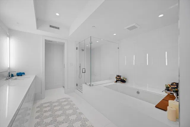 Sloan's Curve Palm Beach Unit 408N photo 26