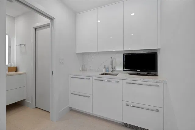 Sloan's Curve Palm Beach Unit 408N photo 39