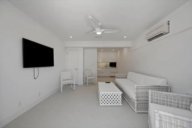 Sloan's Curve Palm Beach Unit 408N photo 40