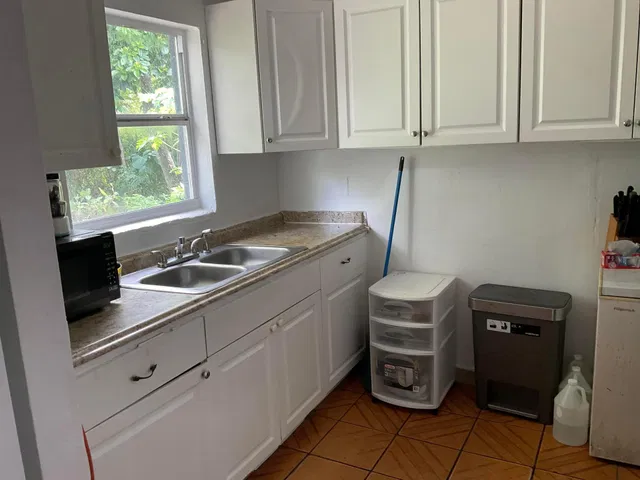  Residence photo 6