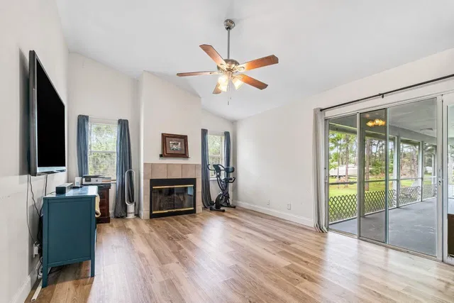 Residence photo 9