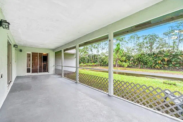 Residence photo 18