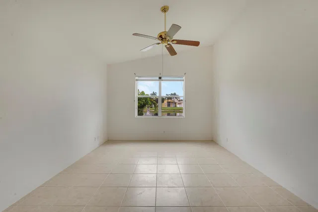 Residence photo 13