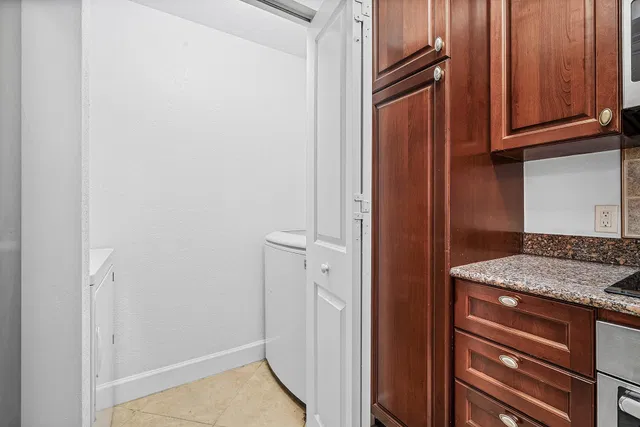 Renaissance Commons I Unit 2421 photo 14
