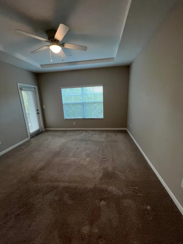 Unit 14404 photo 6
