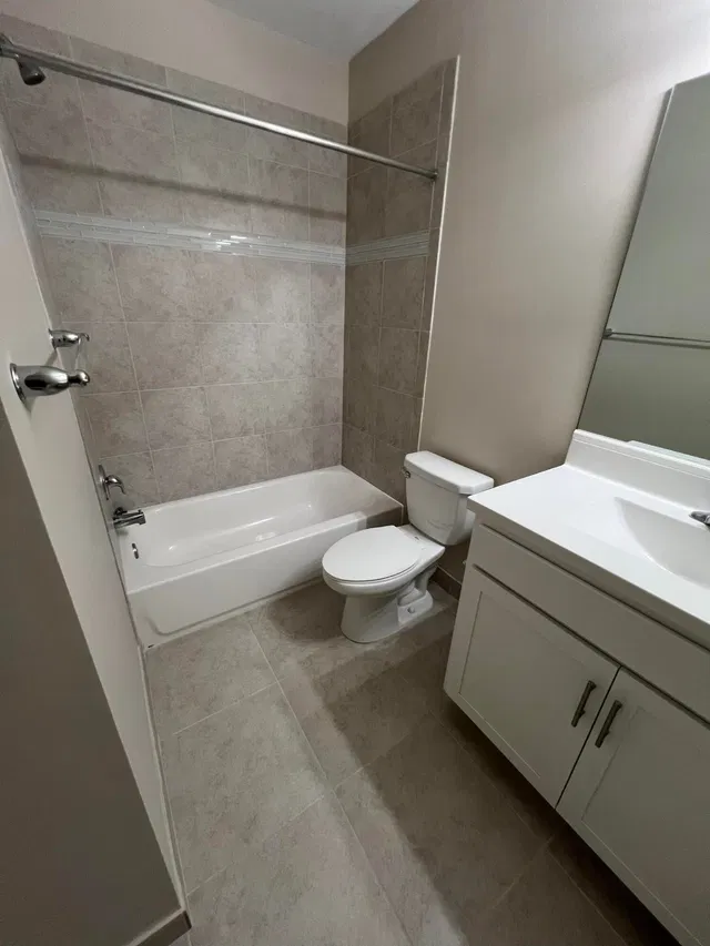 Unit 14404 photo 13