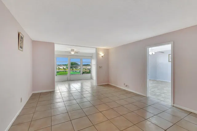 Unit 502 photo 5