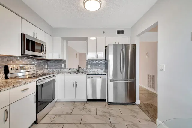Unit 502 photo 14