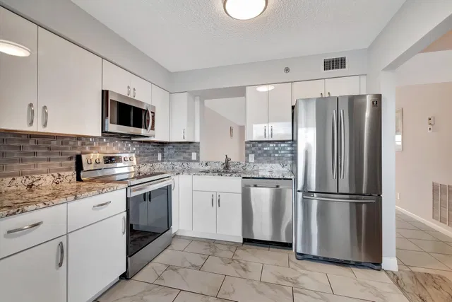 Unit 502 photo 15